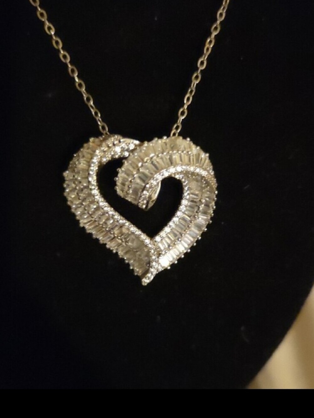 Large,Bella Luce,925 sterling, baquette,heart,necklace!